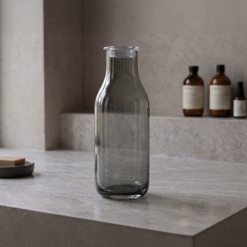 New York Bottle + Water // Dark